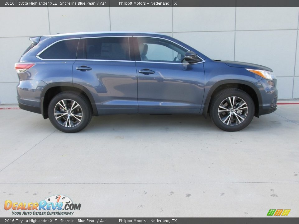 2016 Toyota Highlander XLE Shoreline Blue Pearl / Ash Photo #3