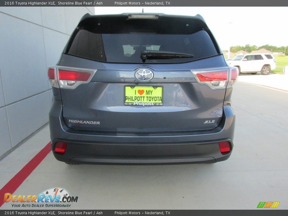 2016 Toyota Highlander XLE Shoreline Blue Pearl / Ash Photo #5