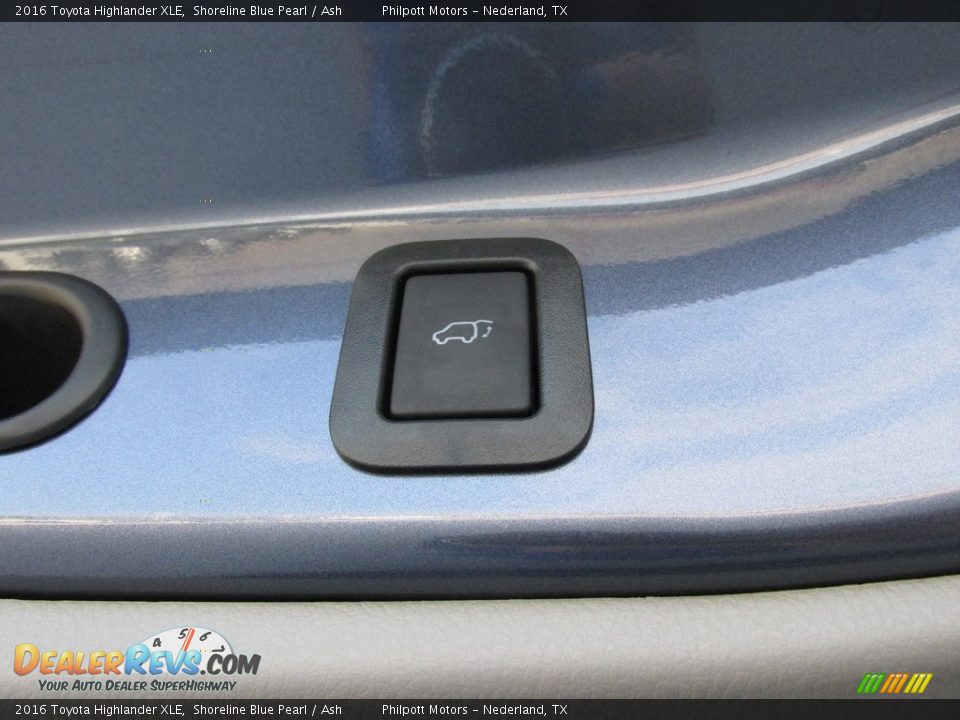 2016 Toyota Highlander XLE Shoreline Blue Pearl / Ash Photo #17