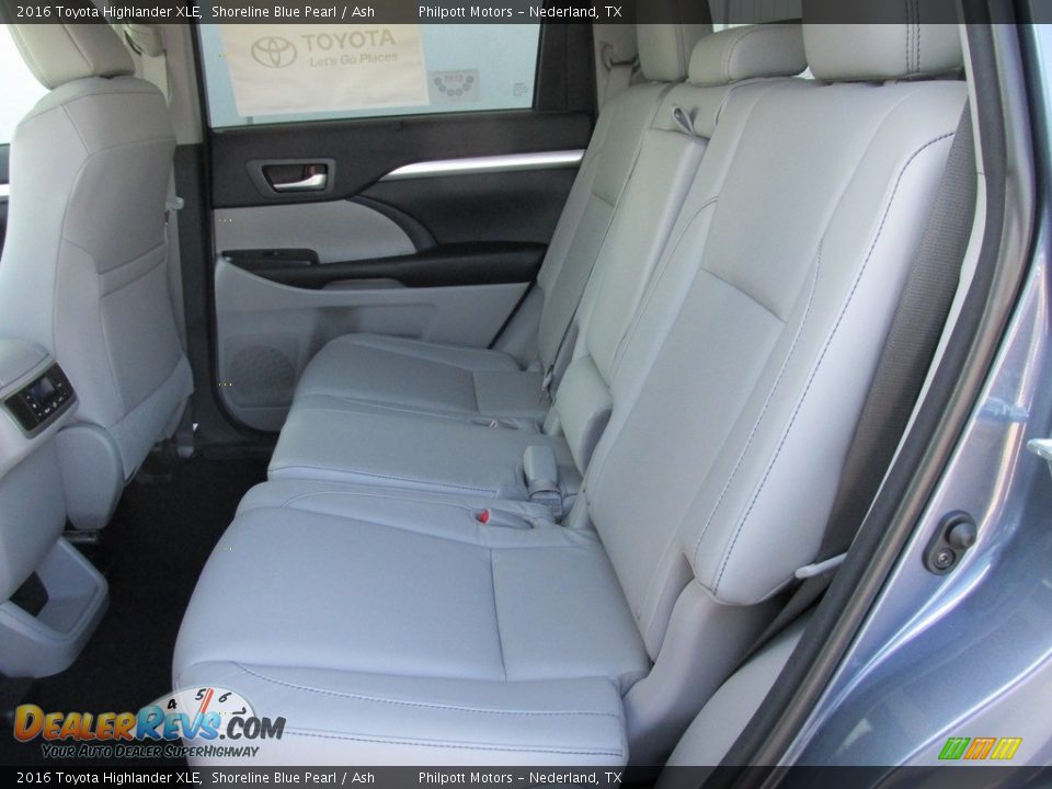2016 Toyota Highlander XLE Shoreline Blue Pearl / Ash Photo #19