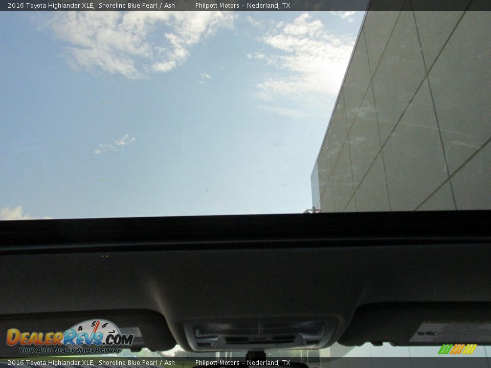 2016 Toyota Highlander XLE Shoreline Blue Pearl / Ash Photo #24