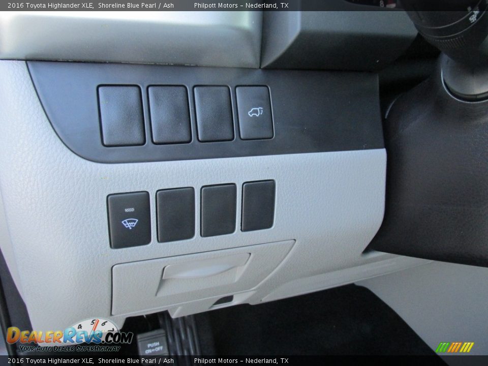 2016 Toyota Highlander XLE Shoreline Blue Pearl / Ash Photo #34