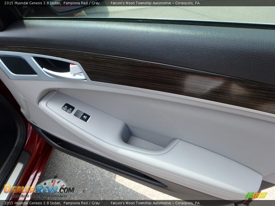 2015 Hyundai Genesis 3.8 Sedan Pamplona Red / Gray Photo #12