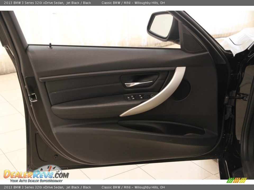 2013 BMW 3 Series 320i xDrive Sedan Jet Black / Black Photo #4