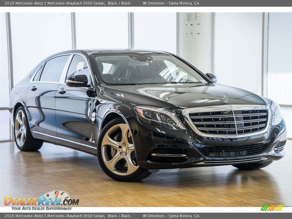 Front 3/4 View of 2016 Mercedes-Benz S Mercedes-Maybach S600 Sedan Photo #12