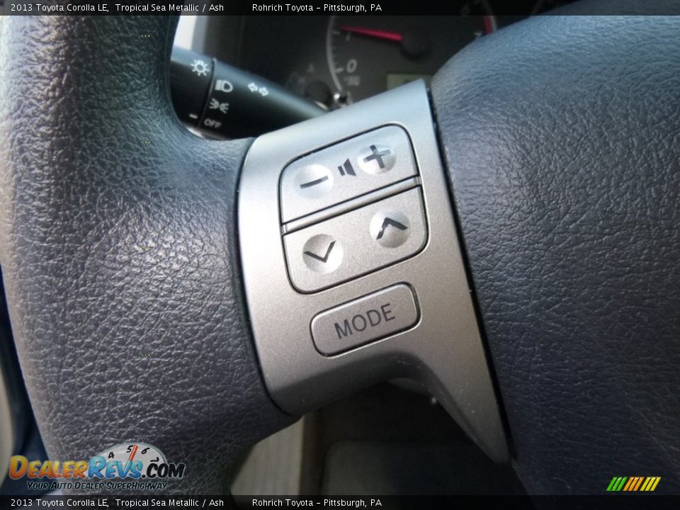 2013 Toyota Corolla LE Tropical Sea Metallic / Ash Photo #18