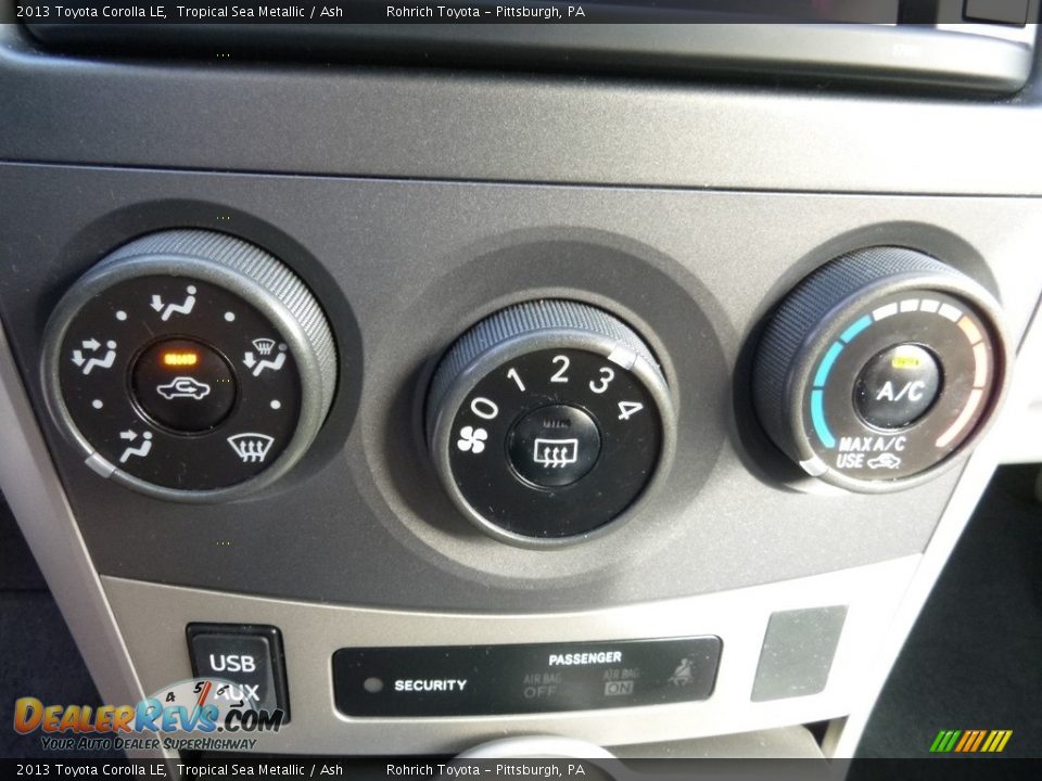 2013 Toyota Corolla LE Tropical Sea Metallic / Ash Photo #24