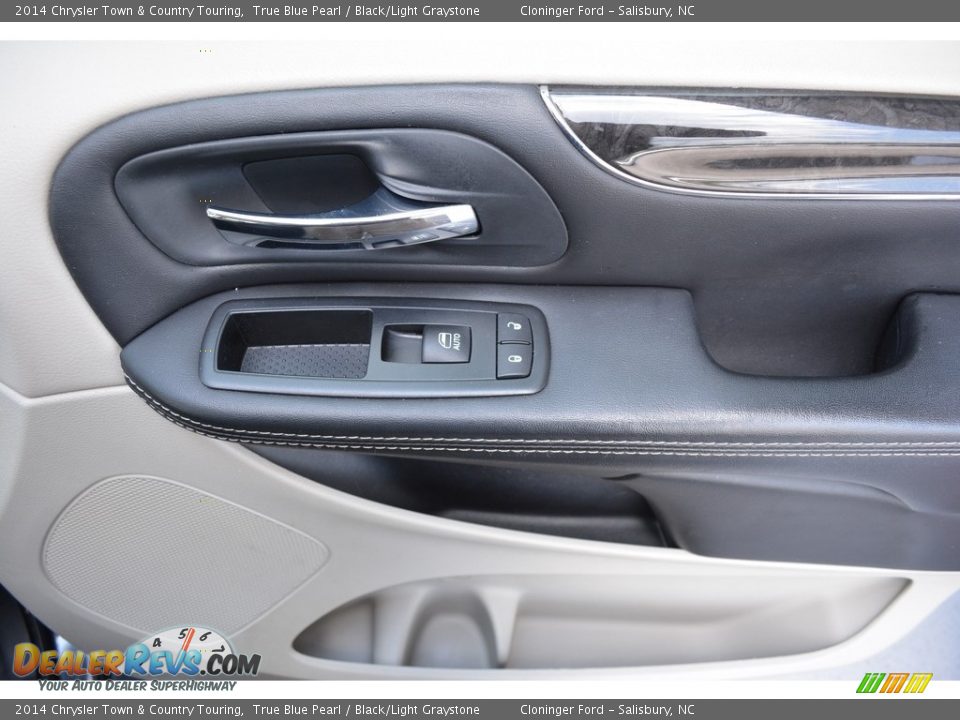 2014 Chrysler Town & Country Touring True Blue Pearl / Black/Light Graystone Photo #16