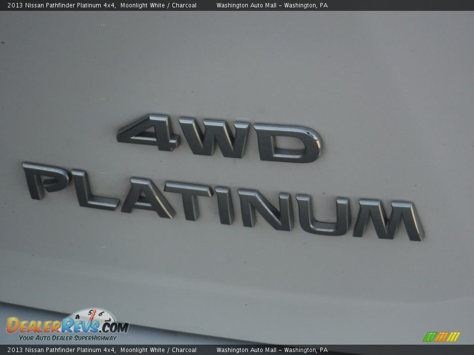2013 Nissan Pathfinder Platinum 4x4 Moonlight White / Charcoal Photo #8
