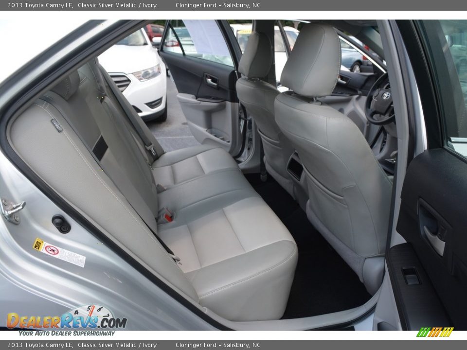 2013 Toyota Camry LE Classic Silver Metallic / Ivory Photo #13