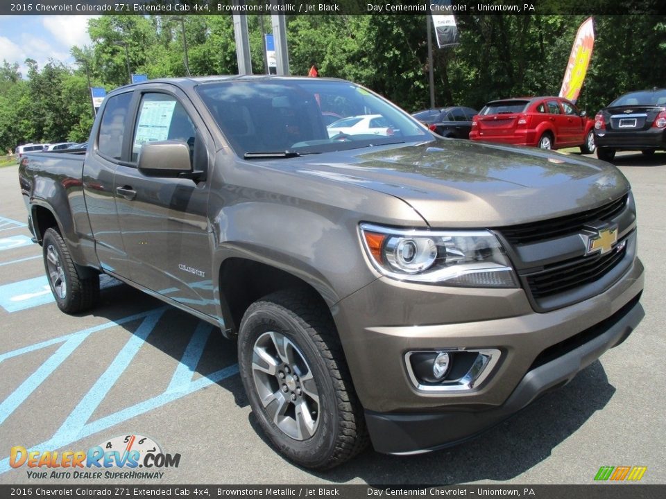 Front 3/4 View of 2016 Chevrolet Colorado Z71 Extended Cab 4x4 Photo #8