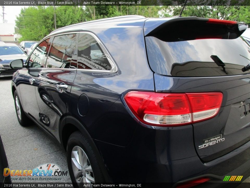 2016 Kia Sorento LX Blaze Blue / Satin Black Photo #5
