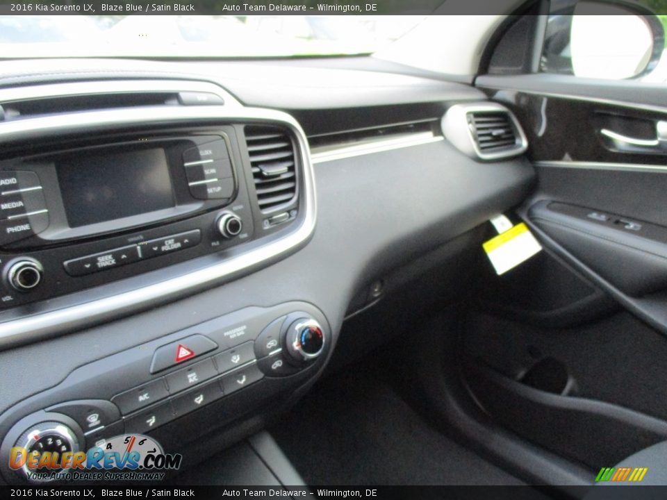2016 Kia Sorento LX Blaze Blue / Satin Black Photo #8