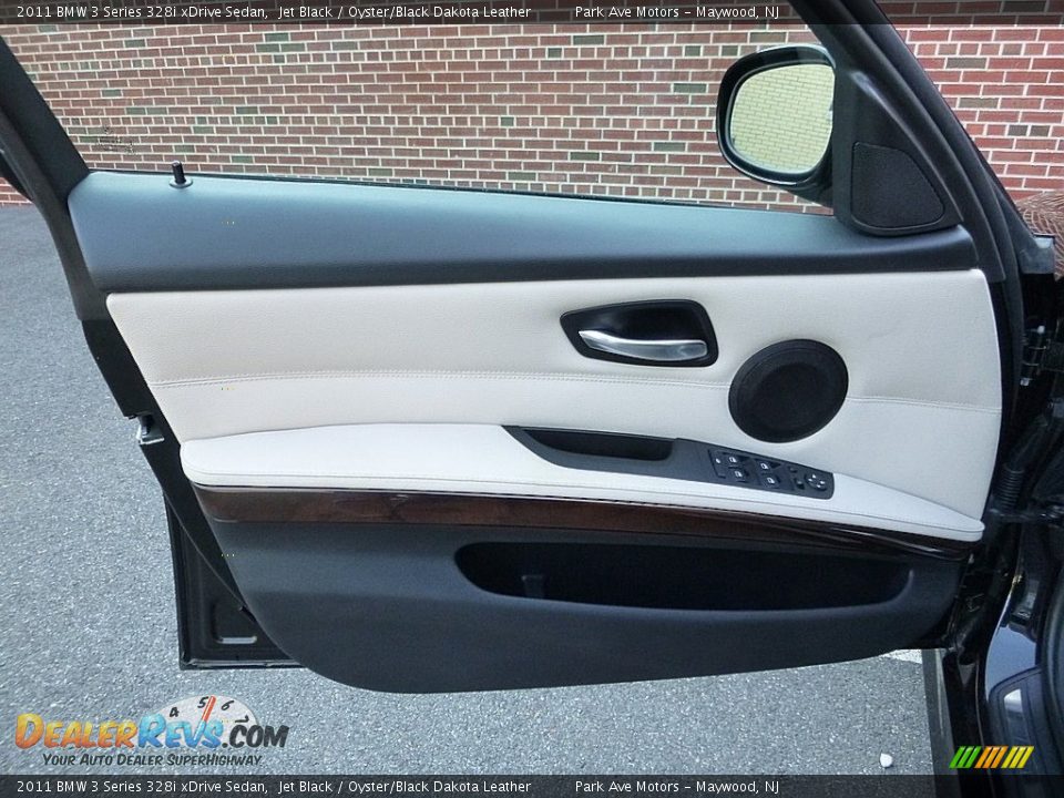 2011 BMW 3 Series 328i xDrive Sedan Jet Black / Oyster/Black Dakota Leather Photo #10