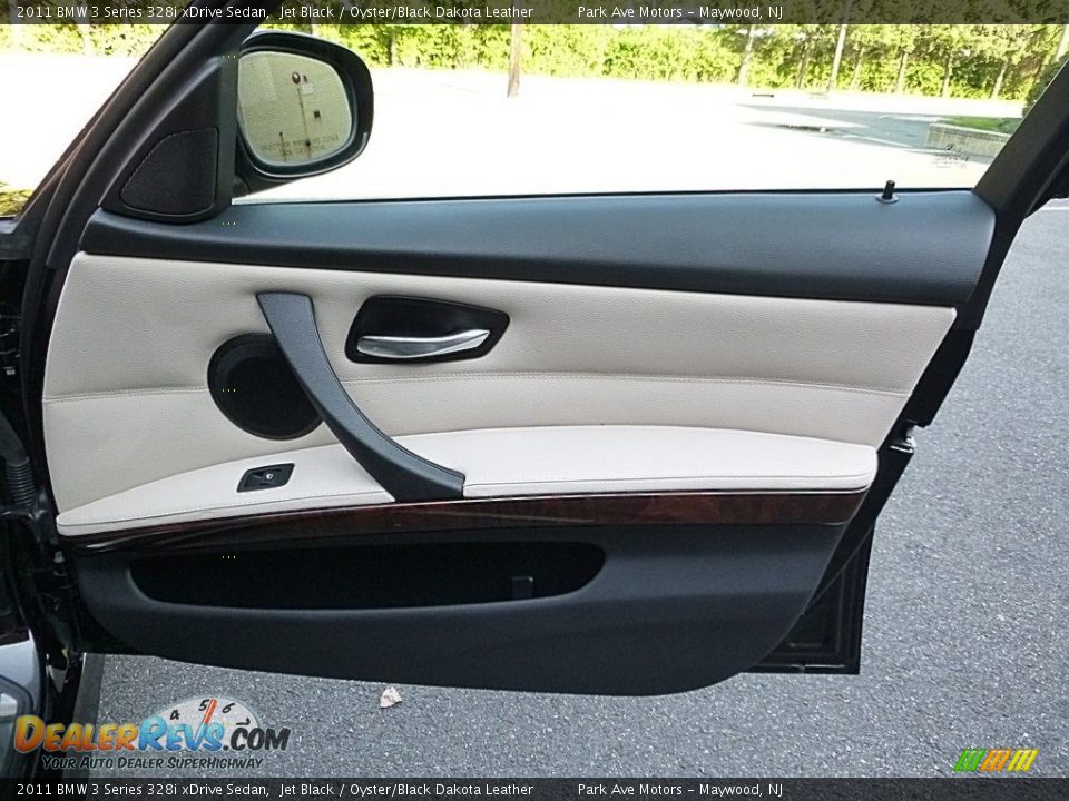 2011 BMW 3 Series 328i xDrive Sedan Jet Black / Oyster/Black Dakota Leather Photo #16