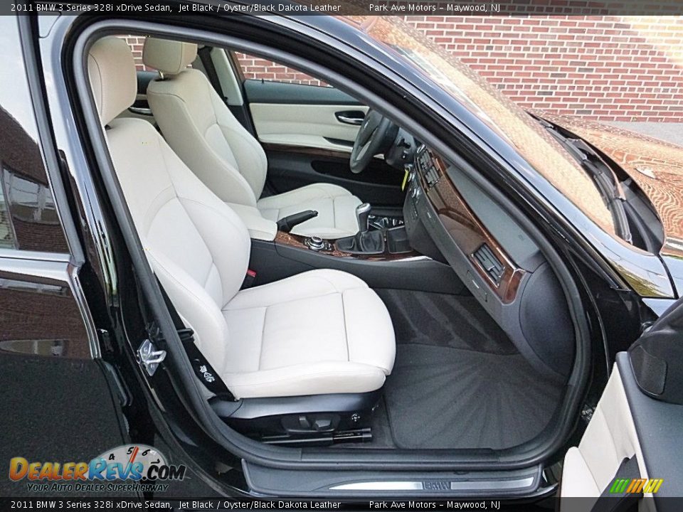 2011 BMW 3 Series 328i xDrive Sedan Jet Black / Oyster/Black Dakota Leather Photo #18