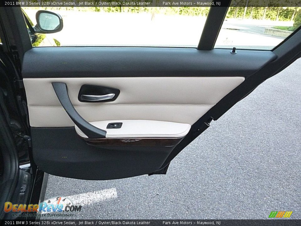 2011 BMW 3 Series 328i xDrive Sedan Jet Black / Oyster/Black Dakota Leather Photo #19