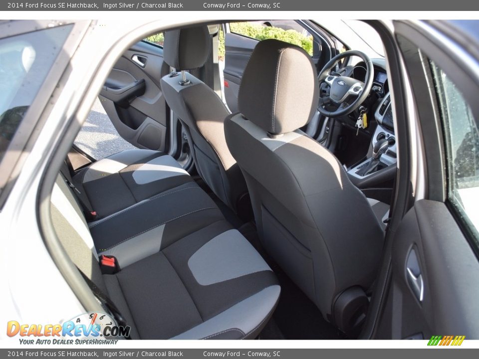 2014 Ford Focus SE Hatchback Ingot Silver / Charcoal Black Photo #23