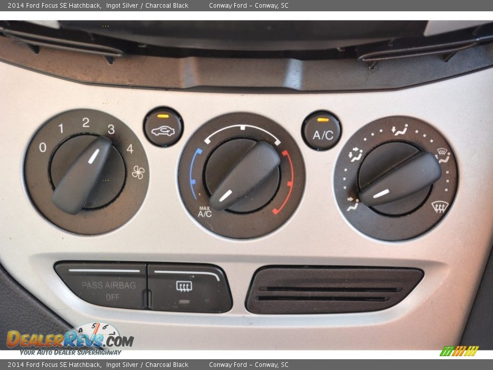 2014 Ford Focus SE Hatchback Ingot Silver / Charcoal Black Photo #34