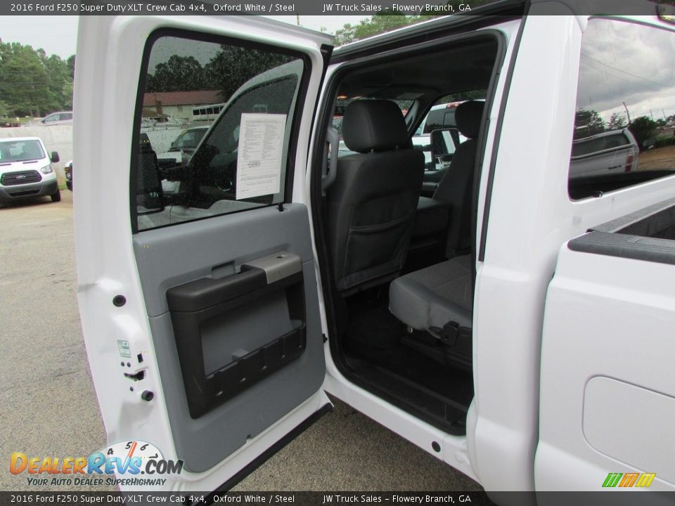 2016 Ford F250 Super Duty XLT Crew Cab 4x4 Oxford White / Steel Photo #31
