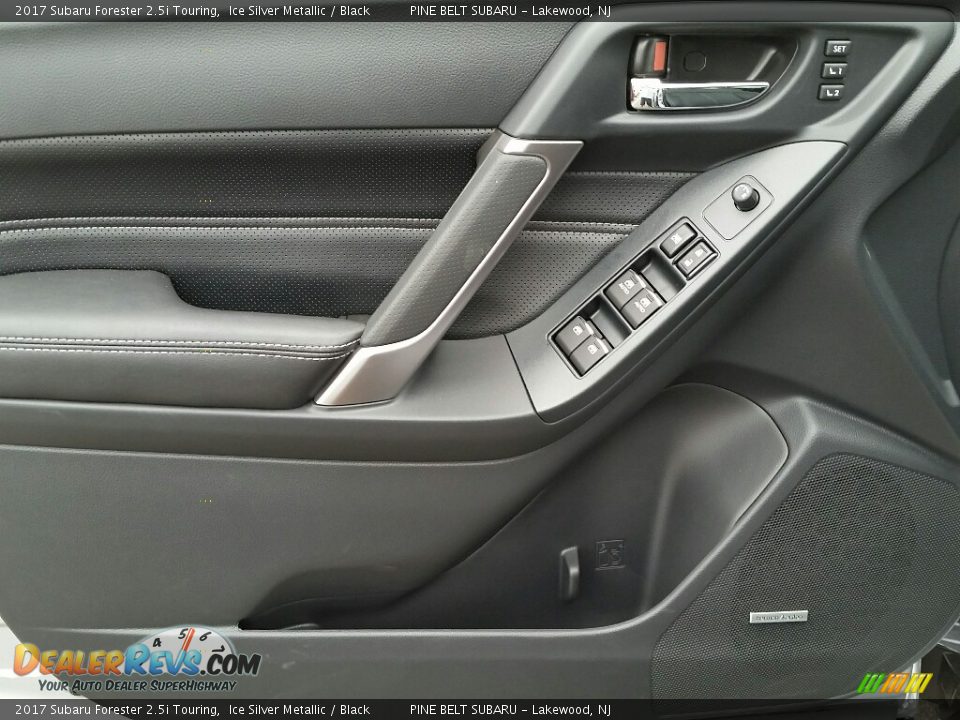 2017 Subaru Forester 2.5i Touring Ice Silver Metallic / Black Photo #7