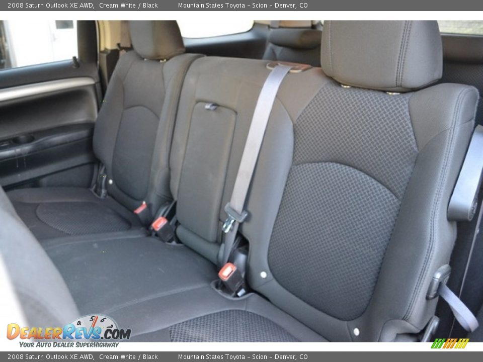 2008 Saturn Outlook XE AWD Cream White / Black Photo #8