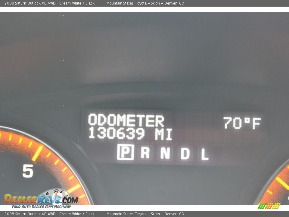 2008 Saturn Outlook XE AWD Cream White / Black Photo #10