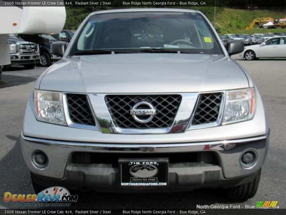 2006 Nissan Frontier LE Crew Cab 4x4 Radiant Silver / Steel Photo #8