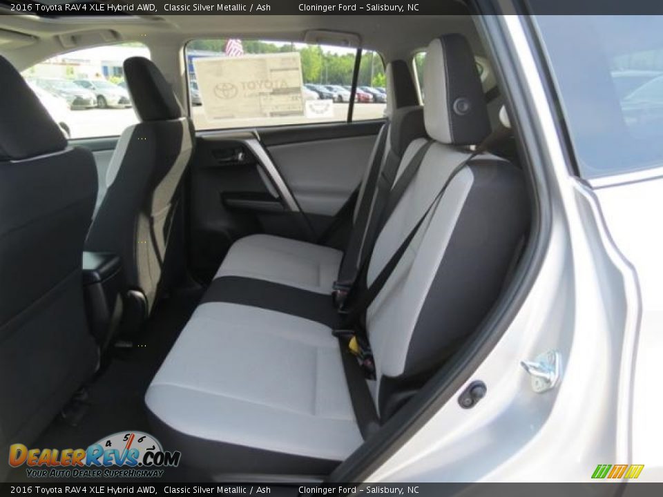 2016 Toyota RAV4 XLE Hybrid AWD Classic Silver Metallic / Ash Photo #6