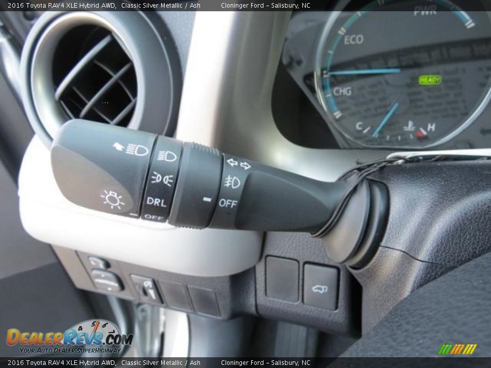 2016 Toyota RAV4 XLE Hybrid AWD Classic Silver Metallic / Ash Photo #16