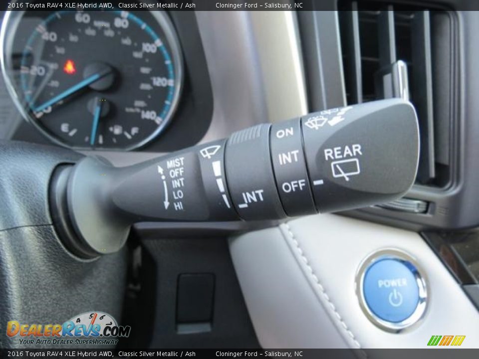 2016 Toyota RAV4 XLE Hybrid AWD Classic Silver Metallic / Ash Photo #17