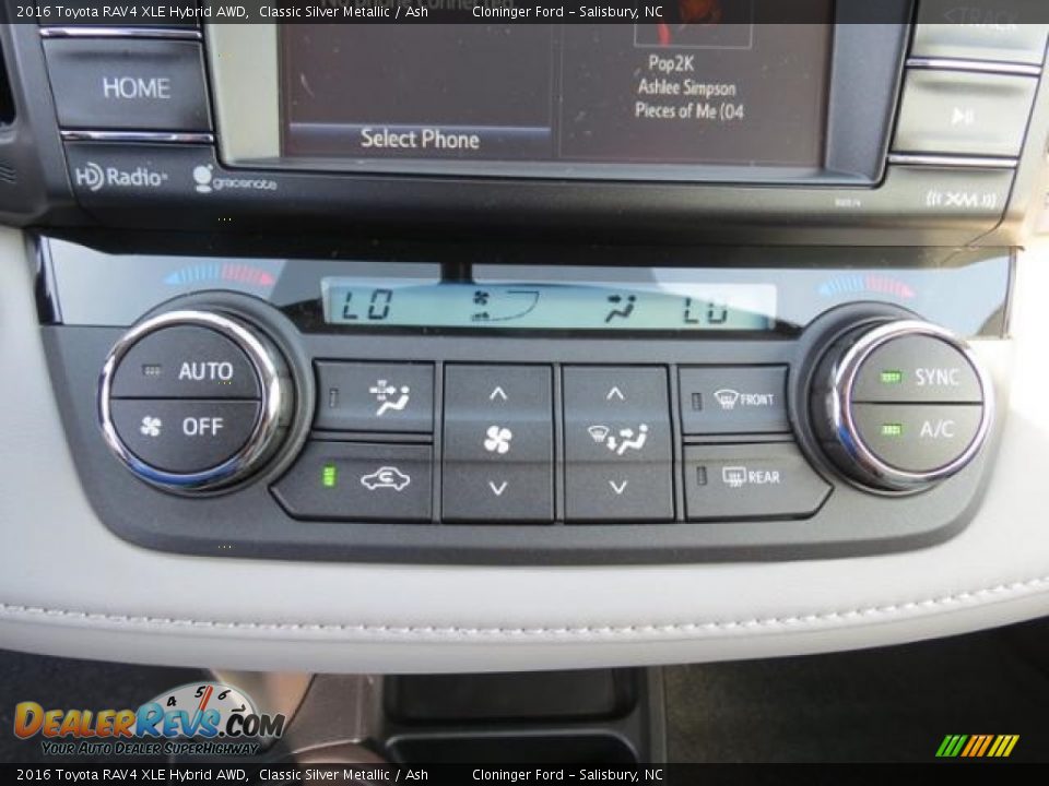 2016 Toyota RAV4 XLE Hybrid AWD Classic Silver Metallic / Ash Photo #20