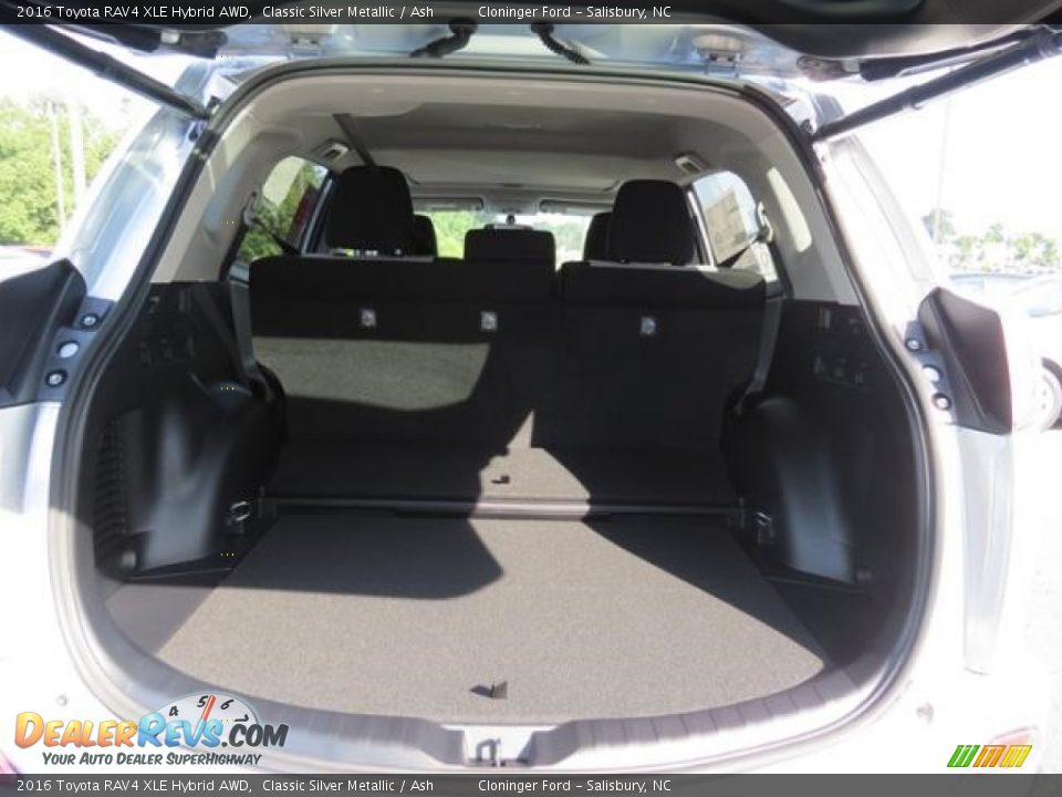 2016 Toyota RAV4 XLE Hybrid AWD Classic Silver Metallic / Ash Photo #25