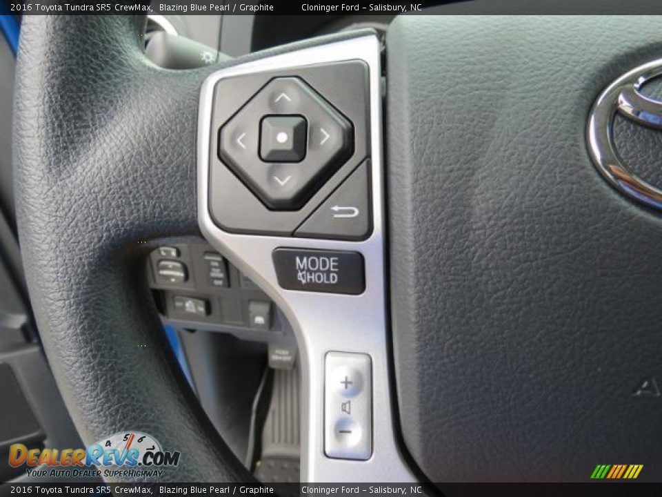 Controls of 2016 Toyota Tundra SR5 CrewMax Photo #12