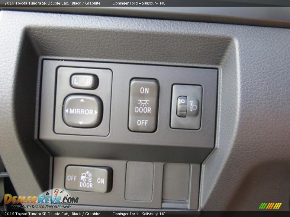 Controls of 2016 Toyota Tundra SR Double Cab Photo #21