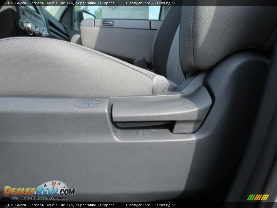 2016 Toyota Tundra SR Double Cab 4x4 Super White / Graphite Photo #10
