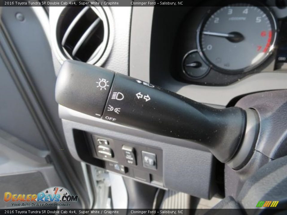 2016 Toyota Tundra SR Double Cab 4x4 Super White / Graphite Photo #14