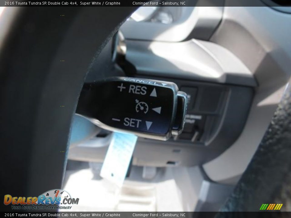 2016 Toyota Tundra SR Double Cab 4x4 Super White / Graphite Photo #16