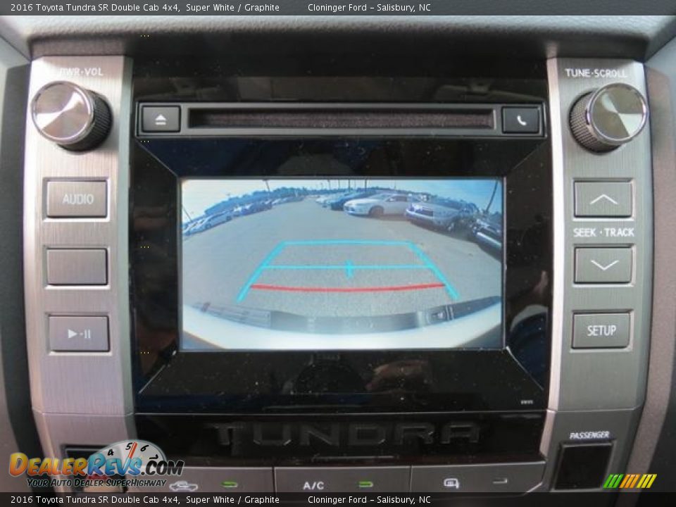 2016 Toyota Tundra SR Double Cab 4x4 Super White / Graphite Photo #21