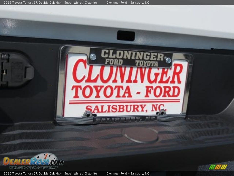 2016 Toyota Tundra SR Double Cab 4x4 Super White / Graphite Photo #27