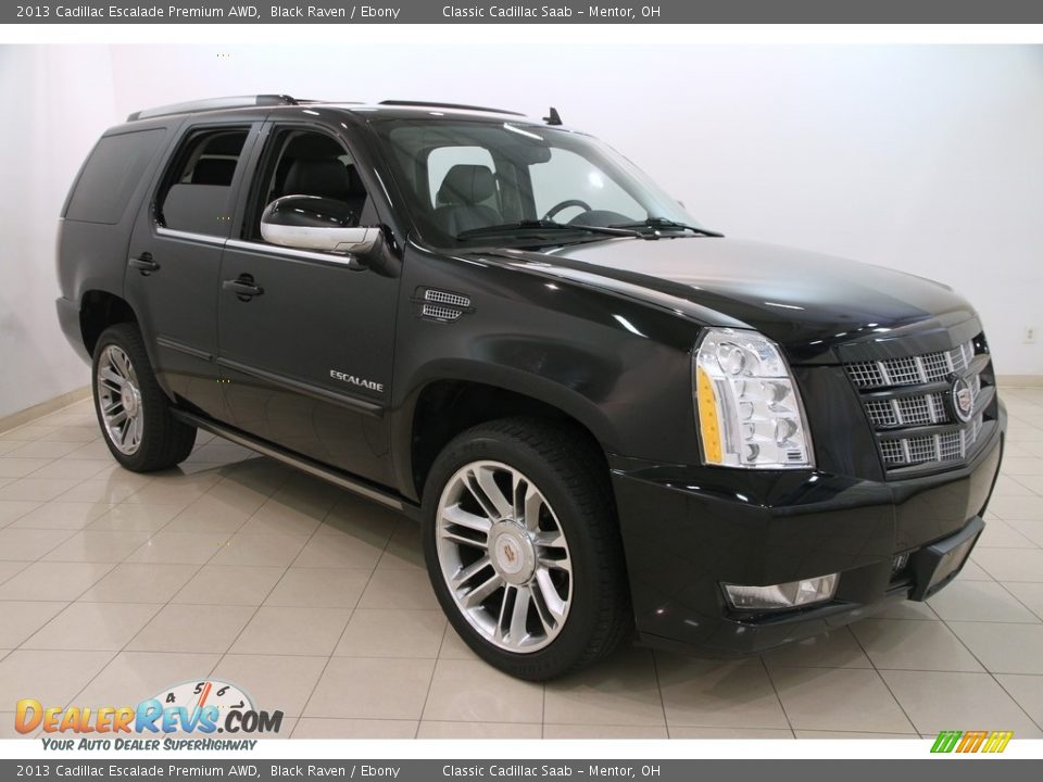 Front 3/4 View of 2013 Cadillac Escalade Premium AWD Photo #1