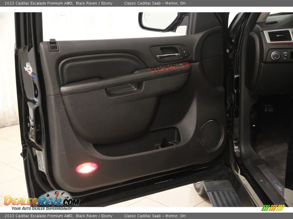 2013 Cadillac Escalade Premium AWD Black Raven / Ebony Photo #4