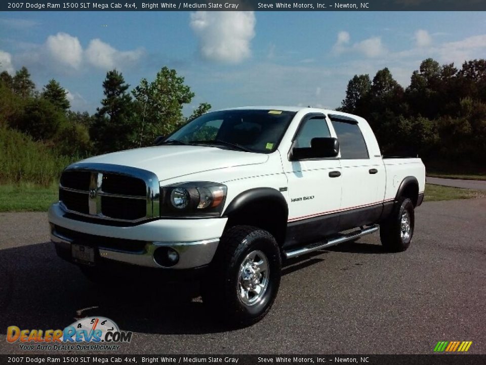 2007 Dodge Ram 1500 SLT Mega Cab 4x4 Bright White / Medium Slate Gray Photo #2