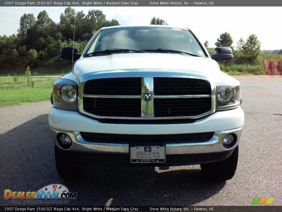 2007 Dodge Ram 1500 SLT Mega Cab 4x4 Bright White / Medium Slate Gray Photo #3