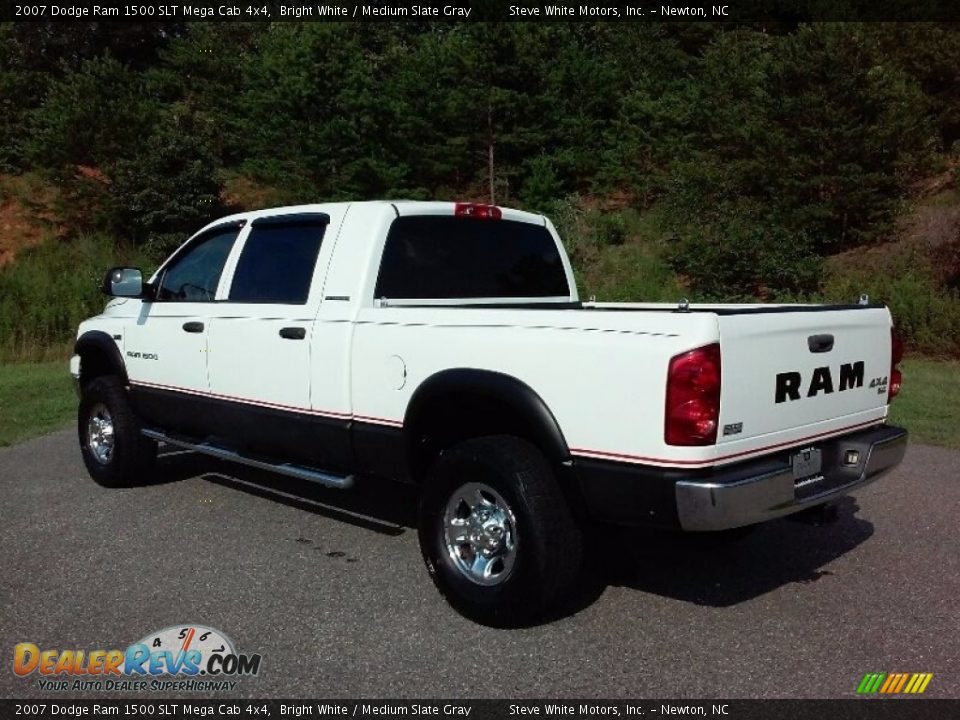 2007 Dodge Ram 1500 SLT Mega Cab 4x4 Bright White / Medium Slate Gray Photo #4