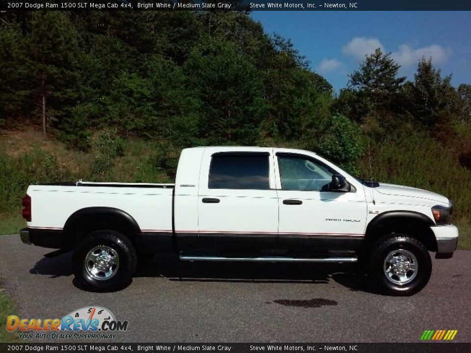 2007 Dodge Ram 1500 SLT Mega Cab 4x4 Bright White / Medium Slate Gray Photo #7