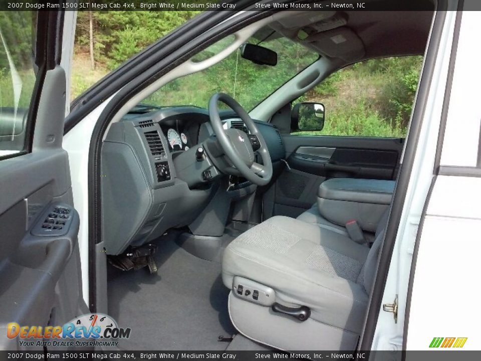 2007 Dodge Ram 1500 SLT Mega Cab 4x4 Bright White / Medium Slate Gray Photo #9