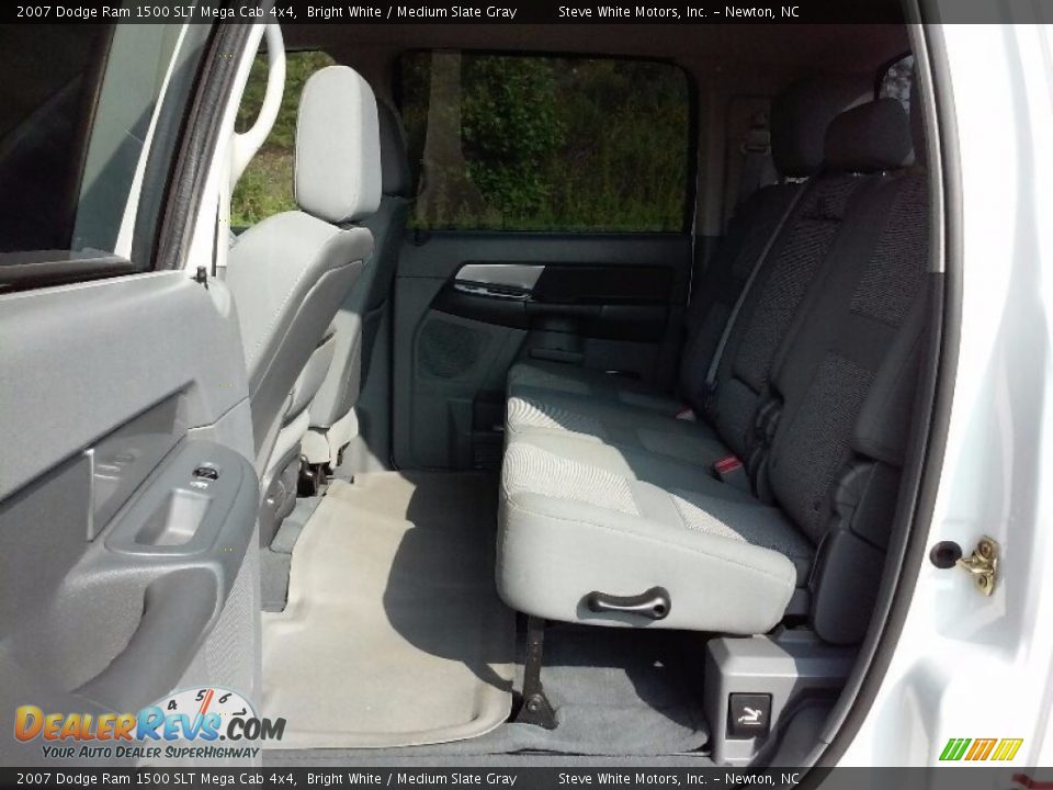 2007 Dodge Ram 1500 SLT Mega Cab 4x4 Bright White / Medium Slate Gray Photo #10
