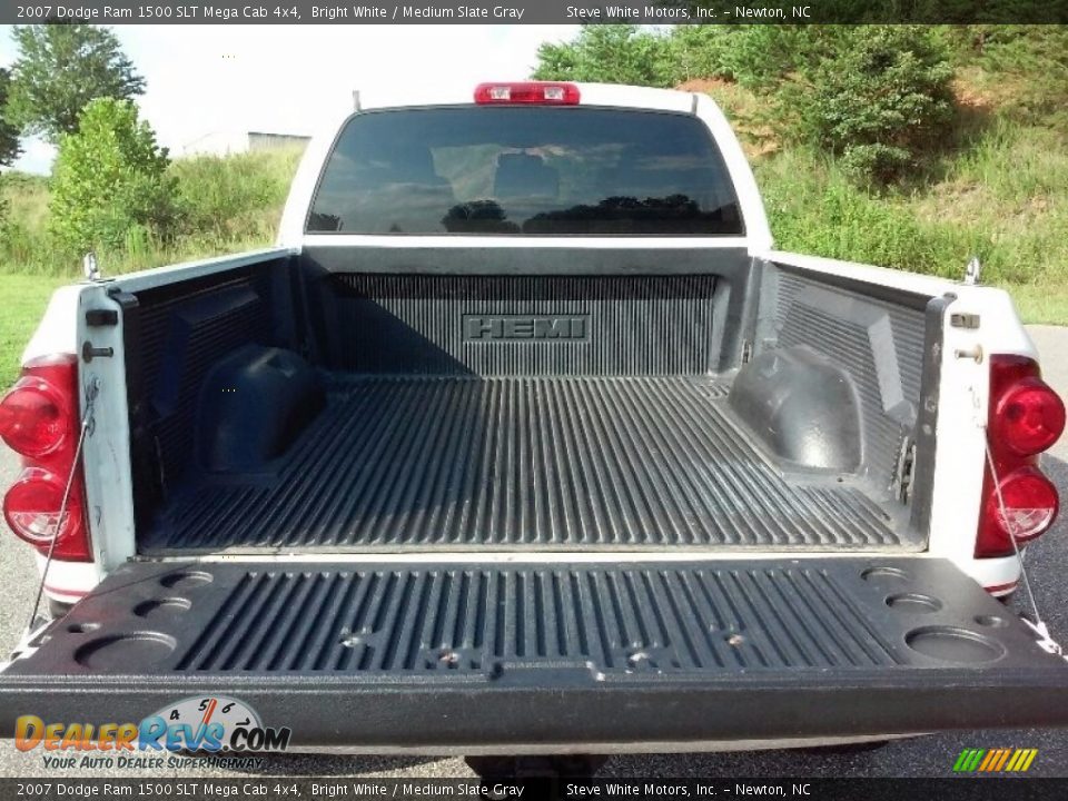 2007 Dodge Ram 1500 SLT Mega Cab 4x4 Bright White / Medium Slate Gray Photo #11