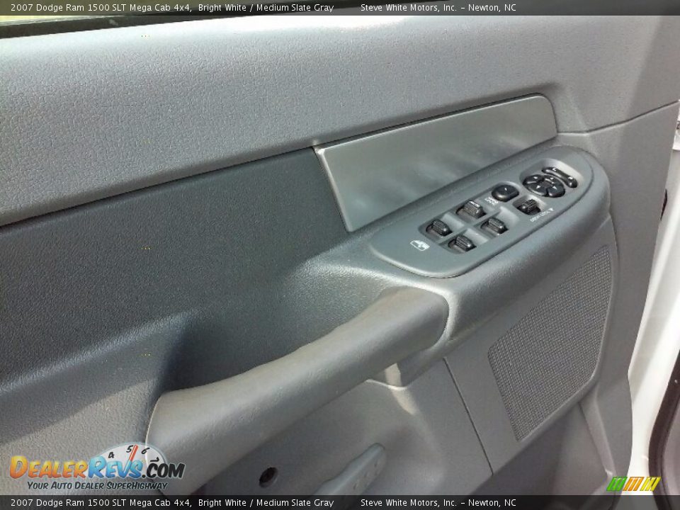2007 Dodge Ram 1500 SLT Mega Cab 4x4 Bright White / Medium Slate Gray Photo #14